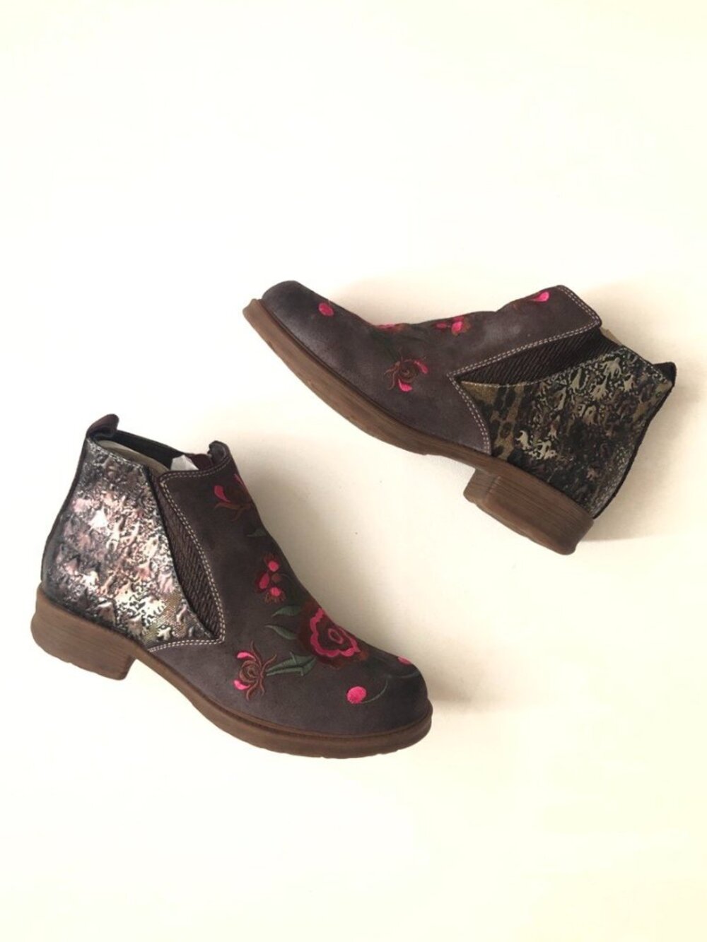 NWOT vintage Socofy Booties